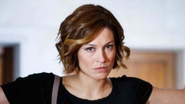 Un posto al sole: Arianna parte per Londra.