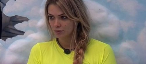 Durante discuss&atilde;o entre Daniel e Thelma, a obstetra pediu para o namorado agir como adulto. (Reprodu&ccedil;&atilde;o/TV Globo)