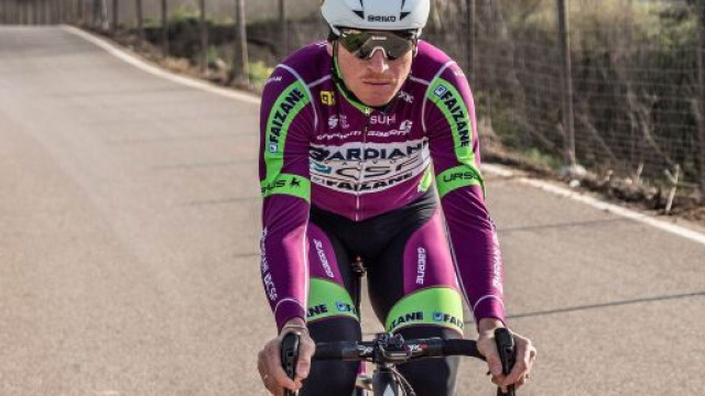 Coronavirus, il ciclista Filippo Fiorelli insultato per strada si sfoga sui social: "Informatevi, i professionisti possono allenarsi".