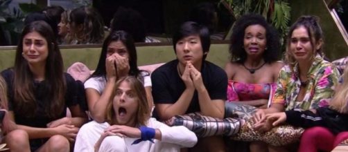 Brothers se surpreendem com not&iacute;cia do coronav&iacute;rus. (Reprodu&ccedil;&atilde;o/TV Globo)