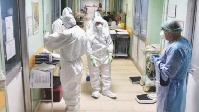 Coronavirus, l'appello degli infermieri stremati dal lavoro: 'Non c'&egrave; pi&ugrave; tempo'.
