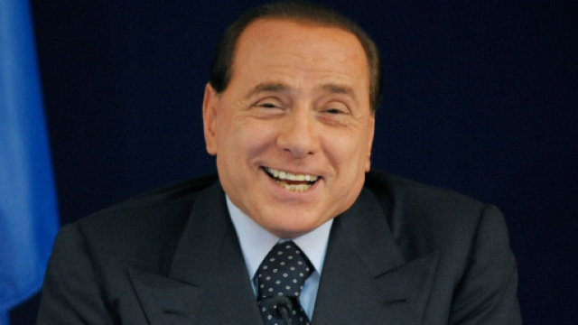 L'ex presidente del Consiglio ha donato 10 milioni di euro alla Regione Lombardia
