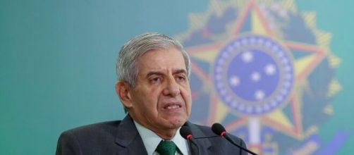 Exame de coronav&iacute;rus em general Augusto Heleno d&aacute; positivo. (Arquivo Blasting News)