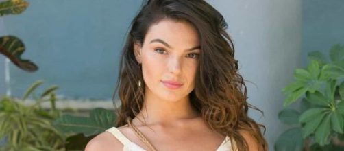 Isis Valverde se pronuncia ap&oacute;s pol&ecirc;mica por manter funcion&aacute;ria em meio a quarentena. (Arquivo Blasting News)