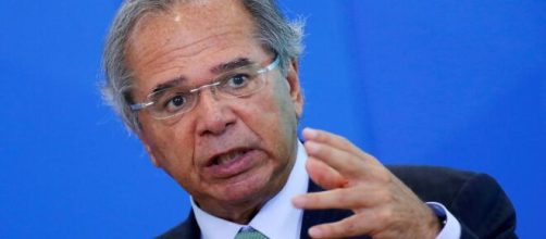 Ministro da economia, Paulo Guedes, anunciou mais dinheiro para refor&ccedil;ar o Bolsa Fam&iacute;lia devido ao coronav&iacute;rus. (Arquivo Blasting News)