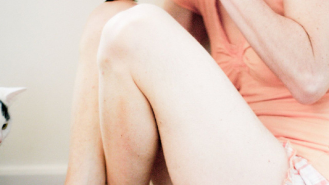 chat s'il traine dans vos jambes ce n'est pas seulement pour jouer