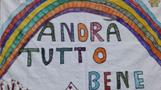 Andr&agrave; tutto bene: lo slogan simbolo della battaglia contro il Coronavirus