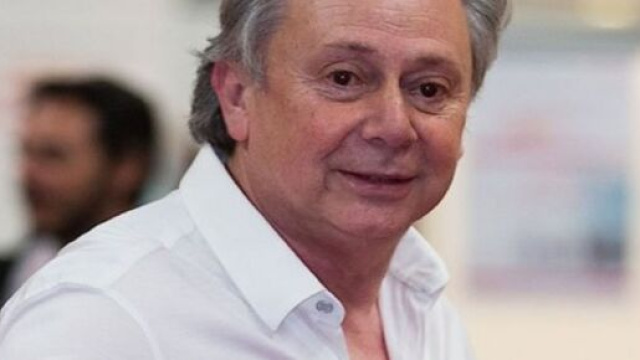 Lele Mora critica Maria De Filippi.