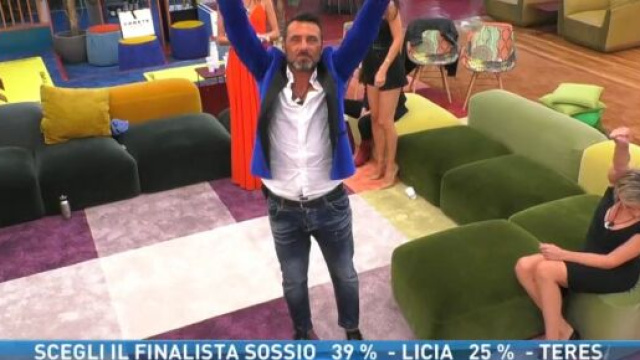 Sossio Aruta &egrave; il primo finalista del Grande Fratello Vip 4.
