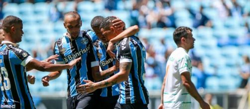 Jogadores do Gr&ecirc;mio comemoram gol contra o Juventude. (Reprodu&ccedil;&atilde;o/Lucas Uebel/Gr&ecirc;mio FBPA)