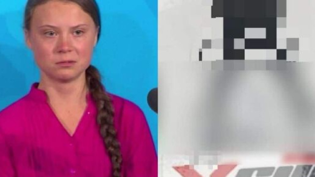 Greta Thunberg e l'adesivo oggetto delle polemiche sui social.