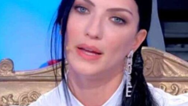 Uomini e Donne, scontro tra Giovanna e Sara: le troniste si contendono Sonny.