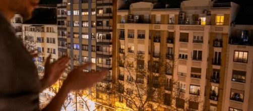 Convocan a un "aplausazo" para respaldar a los profesionales de la ... - grupolaprovincia.com