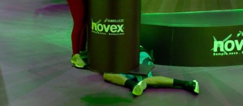 Daniel cai e &eacute; eliminado da prova do l&iacute;der. (Reprodu&ccedil;&atilde;o/TV Globo)