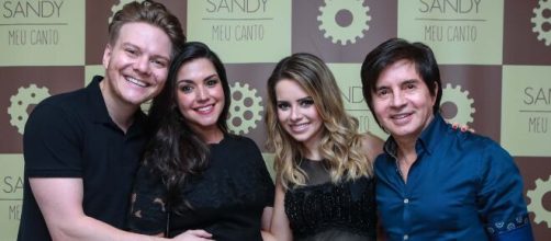 Famosos como Sandy, Michel Tel&oacute; e Luan Santana par&atilde;o show direto de casa. (Arquivo Blasting News)