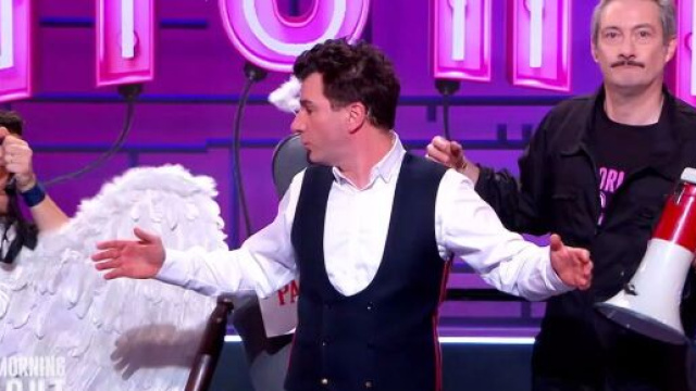 Micha&euml;l Youn revient avec le 'Morning Night', 20 ans apr&egrave;s le 'Morning Live'. Credit : M6 Capture