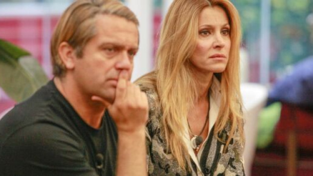 Grande Fratello Vip 4: Adriana Volpe abbandona in lacrime la casa pi&ugrave; spiata d'Italia