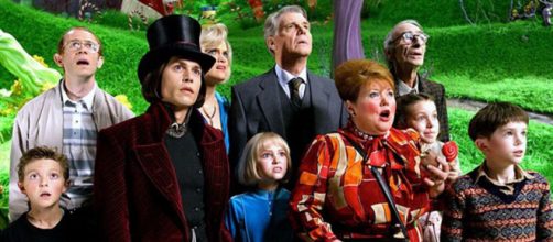 Atores de "A Fant&aacute;stica F&aacute;brica de Chocolate" nos dias atuais. (Reprodu&ccedil;&atilde;o/Warner Bros.)