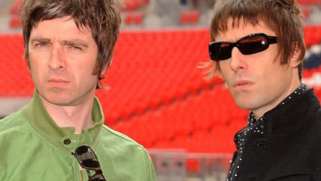 Liam Gallagher lancia un appello a suo fratello Noel :"Riuniamo gli Oasis per un concerto di beneficenza"