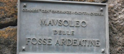 Fosse Ardeatine: flash mob dai balconi per non dimenticare l'eccidio