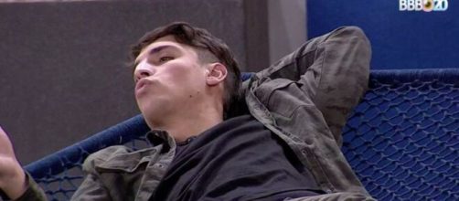 Prior alfineta Marcela em conversa com Flayslane. (Reprodu&ccedil;&atilde;o/TV Globo)