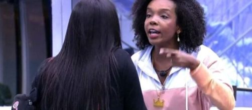Thelma e Flayslane discutem no 'BBB20'. (Reprodu&ccedil;&atilde;o/TV Globo)