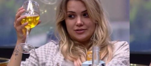 Marcela lamenta por n&atilde;o ter ido para o edredom com Daniel. (Reprodu&ccedil;&atilde;o/ TV Globo).