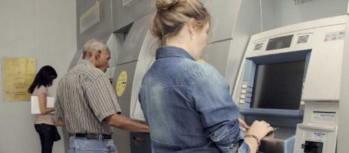 Segundo a Federa&ccedil;&atilde;o dos Bancos (Febraban), suas associadas n&atilde;o precisam avisar os clientes com anteced&ecirc;ncia. (Arquivo Blasting News).