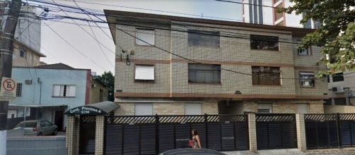 Temendo ser infectado pelo coronav&iacute;rus, marido n&atilde;o deixa esposa sair de casa e mo&ccedil;a pula da janela. Cr&eacute;ditos: https://istoe.com.br/