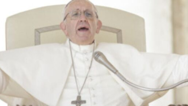 Coronavirus: funzionario del Papa positivo al tampone, si va verso il lock-down.