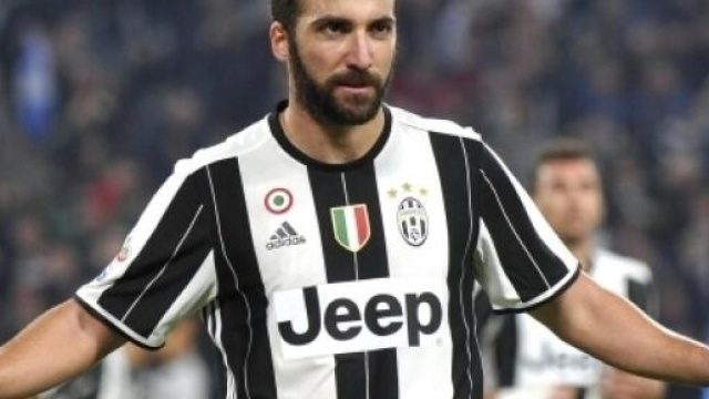 Juventus, sarebbe possibile la partenza di Higuain.