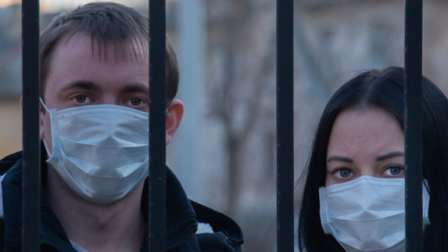 Couple et coronavirus peut-on &ecirc;tre contamin&eacute; sexuellement. Credit : Pixabay