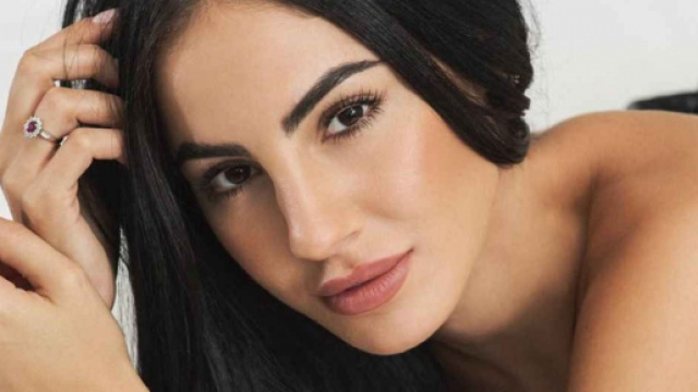 Giulia De Lellis su IG: 'Ho scelto di non rimandare, tutto troppo breve per accontentarsi'.