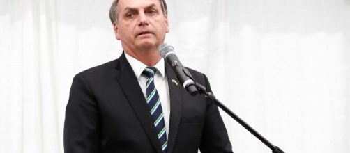 Brasileiro pula em esgoto e n&atilde;o acontece nada, diz Bolsonaro em alus&atilde;o a infec&ccedil;&atilde;o pelo coronav&iacute;rus. (Arquivo Blasting News)