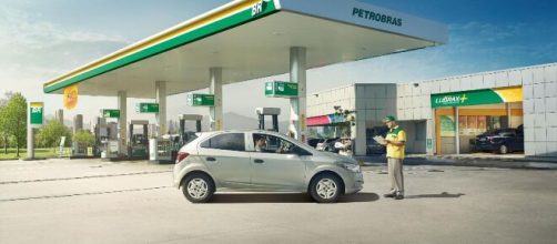 Petrobras reduz pre&ccedil;o da gasolina em 5% a partir de s&aacute;bado; diesel ser&aacute; de 3%. (Arquivo Blasting News)