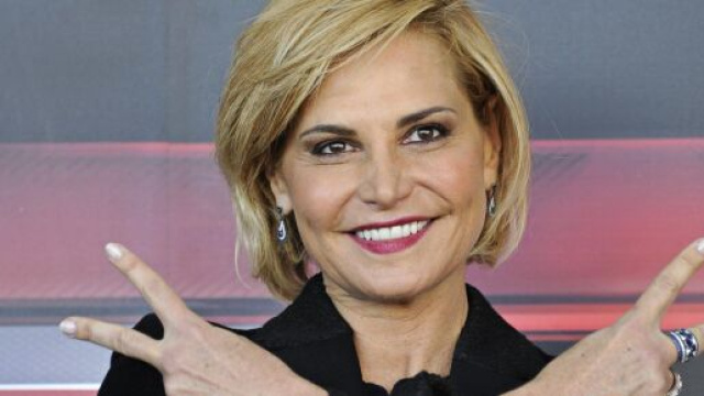 Simona Ventura contro Antonella Elia: &lsquo;Sa di essere molto cattiva e aggressiva&rsquo;.