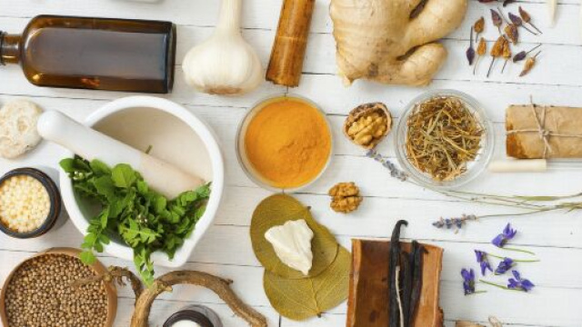 8 ricette di bellezza per prendersi cura del proprio corpo, tra cui lo scrub al caff&egrave;