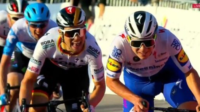 Remco Evenepoel impegnato alla Volta Algarve.