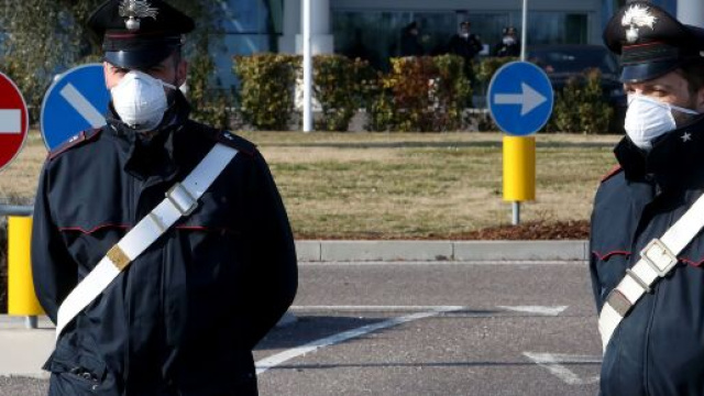 Coronavirus, a Bari due minorenni soli dopo il ricovero dei genitori positivi: la citt&agrave; si mobilit&agrave; per aiutarli.