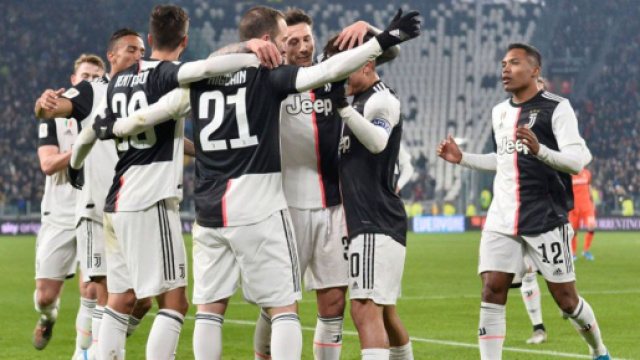 I giocatori della Juventus rinunciano a quattro mesi di stipendio.