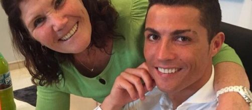 M&atilde;e de Cristiano Ronaldo sofre AVC e inspira cuidados. (Arquivo Blasting News)