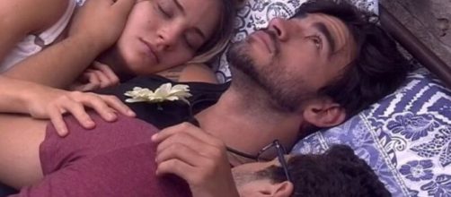 Victor Hugo acha que est&aacute; vivendo um trisal com Guilherme Napolitano e Gabi Martins. (Reprodu&ccedil;&atilde;o/ TV Globo)