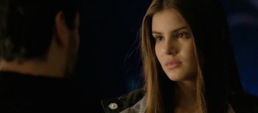 Camila Queiroz interpretava Angel em "Verdades Secretas". (Reprodu&ccedil;&atilde;o/TV Globo)