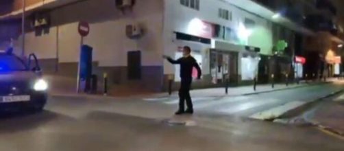 Los agentes de la polic&iacute;a han tenido diversas iniciativas para hacer m&aacute;s llevadera la cuarentena