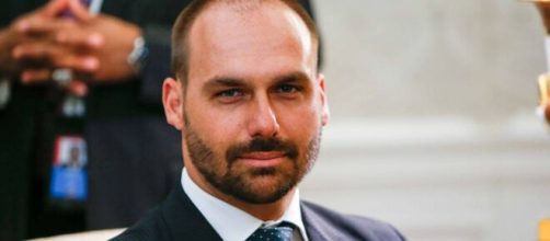 Eduardo Bolsonaro disse que n&atilde;o assiste BBB, mas desejou sorte a Prior contra Manu. (Arquivo Blasting News)