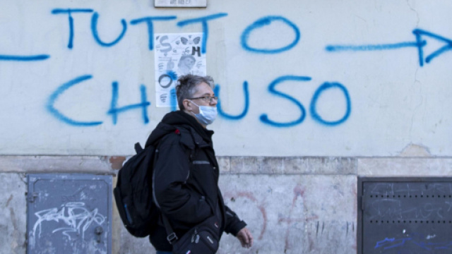 Anche dopo la fine della quarantena da coronavirus dovremo portare mascherine e rispettare le distanze