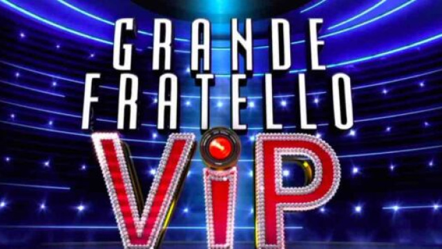 GF Vip 4: i concorrenti osservano il minuto di silenzio.