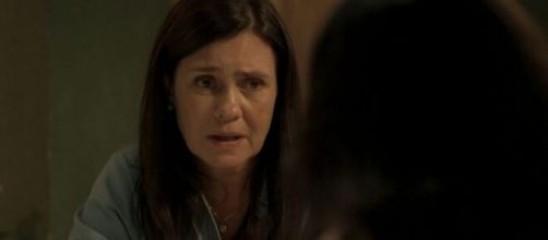 Thelma revelar&aacute; que criou o filho da amiga em cena de 'Amor de M&atilde;e'. (Reprodu&ccedil;&atilde;o/TV Globo)