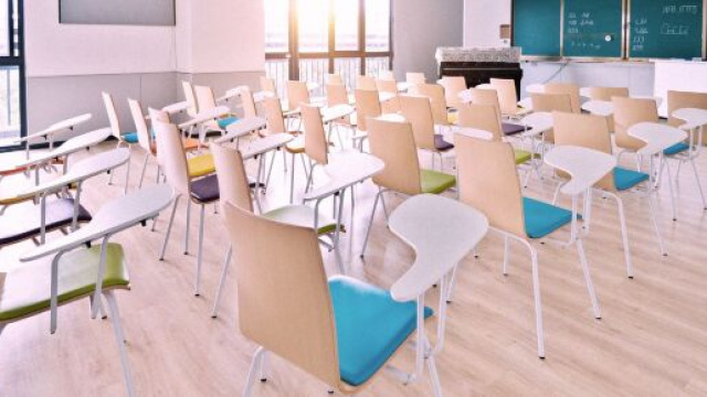 Coronavirus, tre scuole inglesi erano state chiuse per la presenza di studenti d'origine italiana.