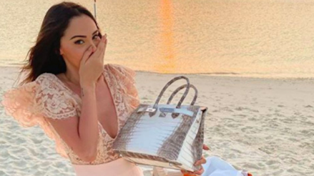 Nabilla se fait clasher sur Twitter par rapport &agrave; sa justification pour son sac Herm&egrave;s. Credit: Instagram/nabilla